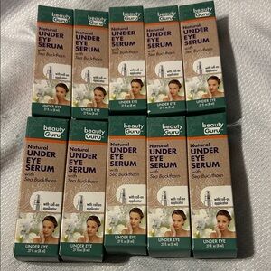 Natural Under Eye Serum with Sea Buckthorn - Green/Cream